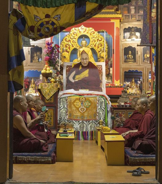 Datei:Peace and Spiritualism-cr.jpg