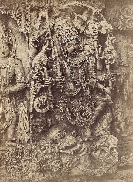 Datei:Shiva crushes Tripurasura.jpg