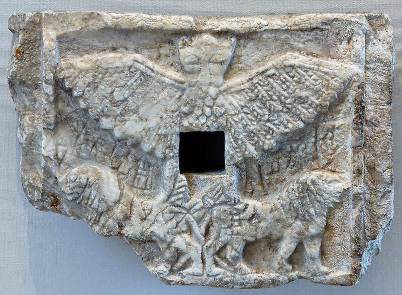 Datei:Relief Im-dugud Louvre AO2783.jpg