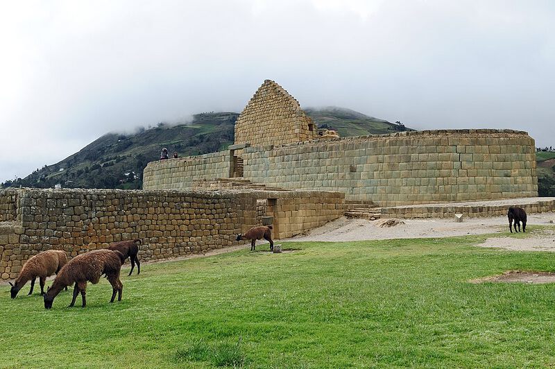 Datei:Ingapirca Temple of the sun.jpg