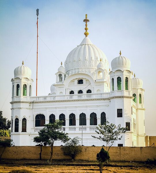 Datei:Kartarpur Guru Nanak.jpg