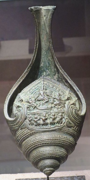 Datei:Ritual Conch with Hevajra.jpg